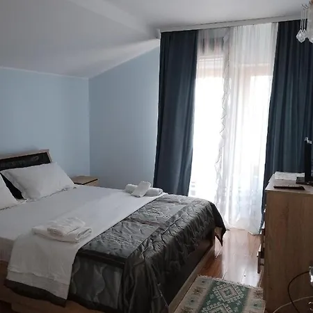 Creta Pensión Năvodari